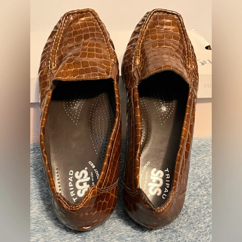 SAS Brown Crocodile Texture Loafers - Picture 5 of 12